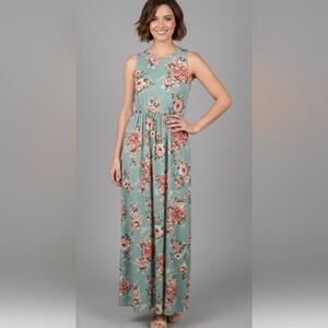 Reb & J Floral Maxi Dress - Sage Green Floral - Size Large w/ Pockets!